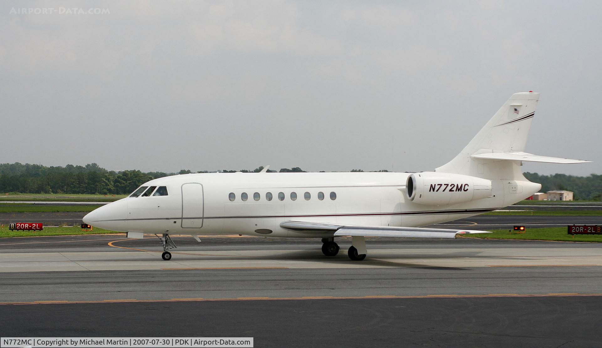 N772MC, 2008 Dassault Falcon 2000EX C/N 150, Taxing to Runway 20L