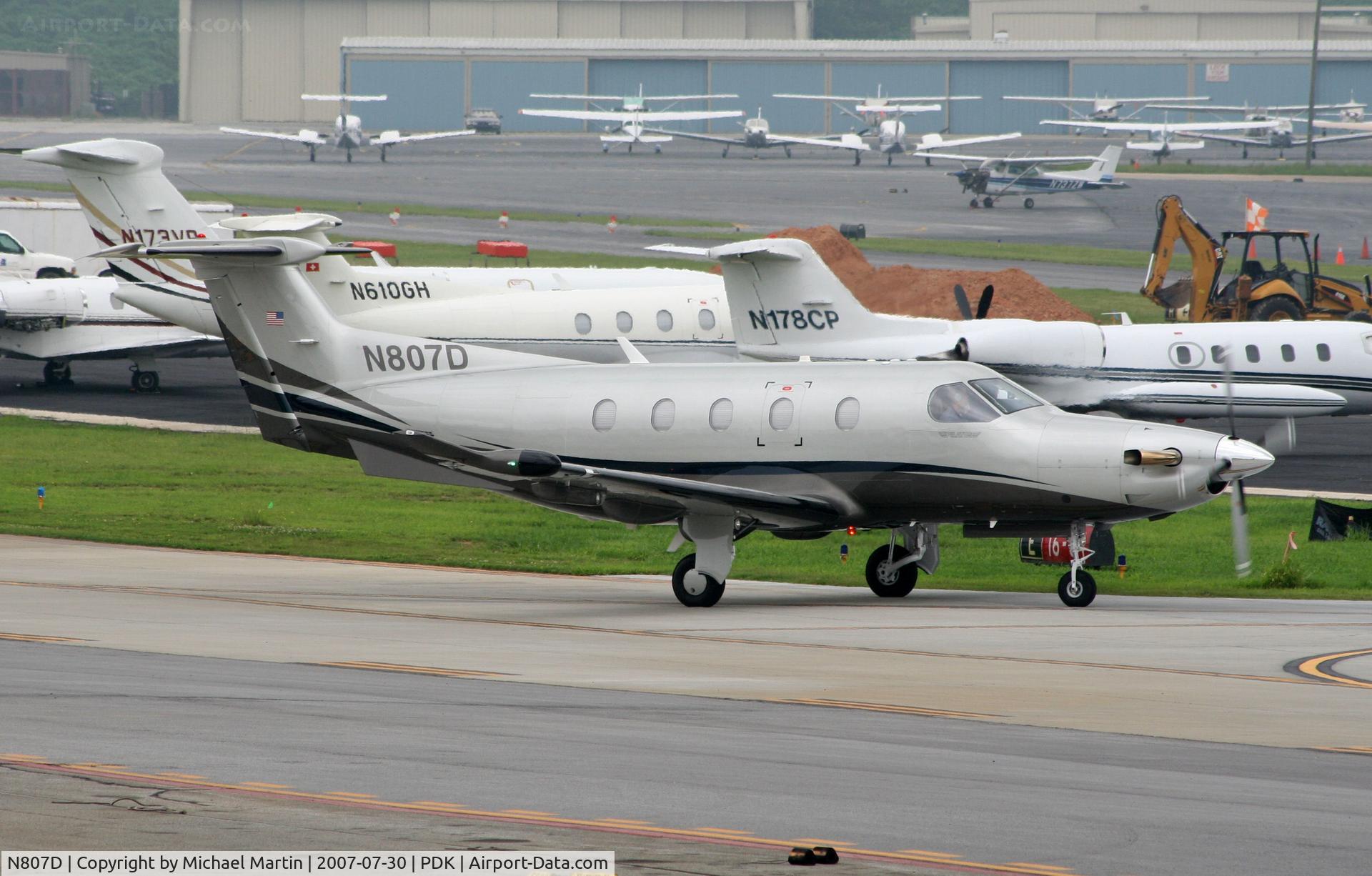 N807D, 2007 Pilatus PC-12/47 C/N 807, Taxing to Runway 20L