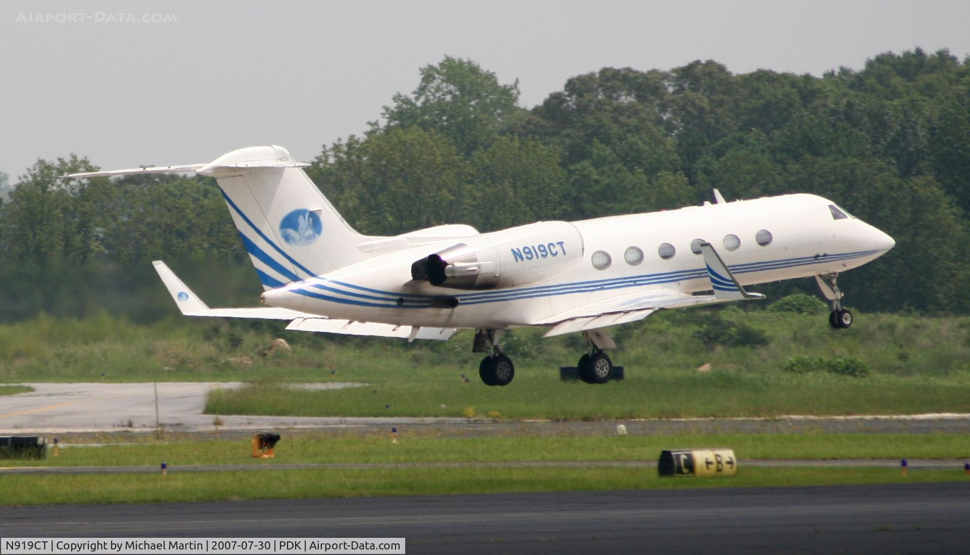 N919CT, 1988 Gulfstream Aerospace G-IV C/N 1051, Departing PDK enroute to MLB