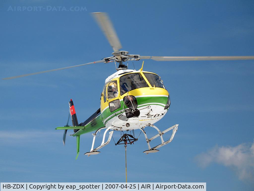 HB-ZDX, 2002 Eurocopter AS-350B-3 Ecureuil Ecureuil C/N 3553, Air works in Swiss Mountains