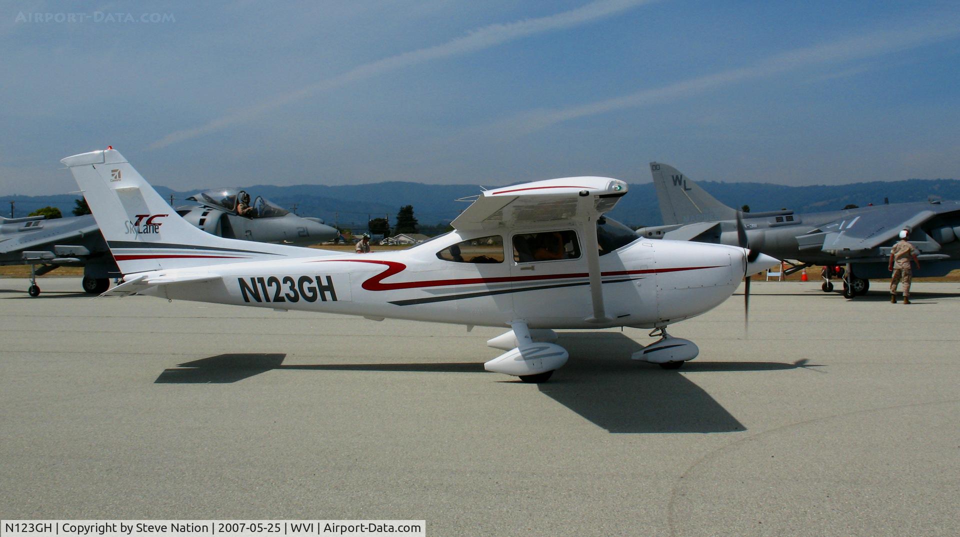 N123GH, 2002 Cessna T182T Turbo Skylane C/N T18208105, 2002 Cessna T182T taxying @ Watsonville, CA airshow
