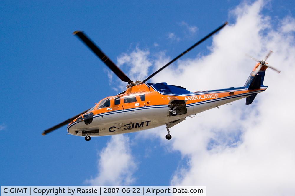 C-GIMT, 1981 Sikorsky S-76A C/N 760130, Taking off with a casualty