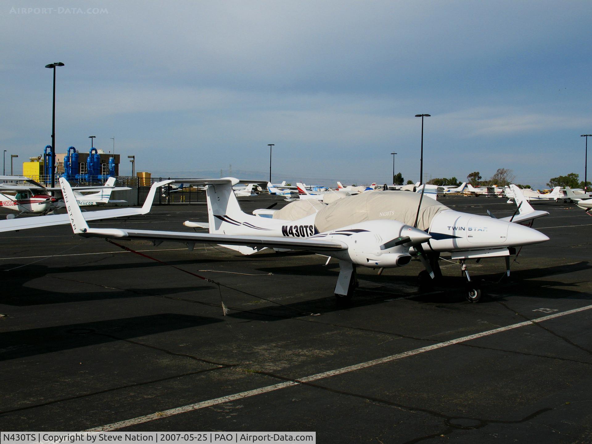 N430TS, 2006 Diamond DA-42 Twin Star C/N 42.AC030, 2006 Diamond Aircraft Ind Inc DA 42 @ Palo Alto, CA