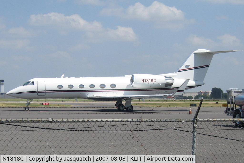 N1818C, 1999 Gulfstream Aerospace G-IV SP C/N 1385, Baking in the Arkansas sun.
