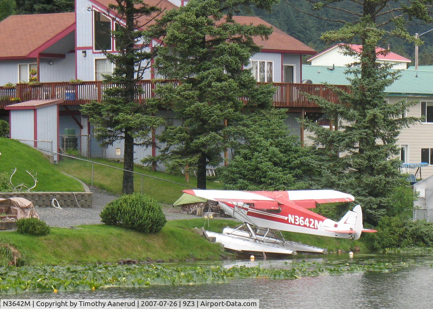 N3642M, 1947 Piper PA-12 Super Cruiser C/N 12-2497, Moored at Lilly Lake Seaplane Base