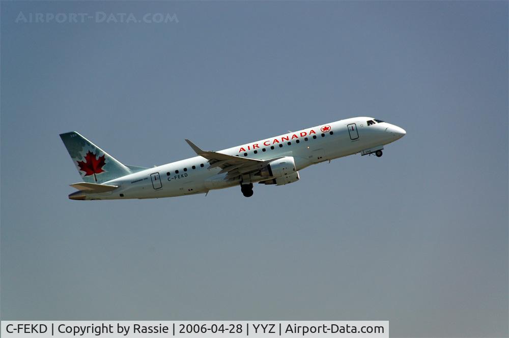 C-FEKD, 2005 Embraer 175SU (ERJ-170-200SU) C/N 17000101, Taking off