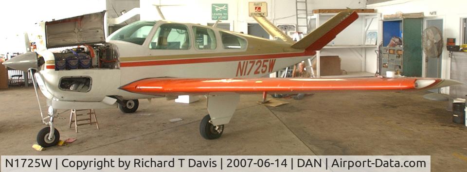 N1725W, 1972 Beech V35B Bonanza C/N D-9400, 1972 Beech V35B in Danville Va.