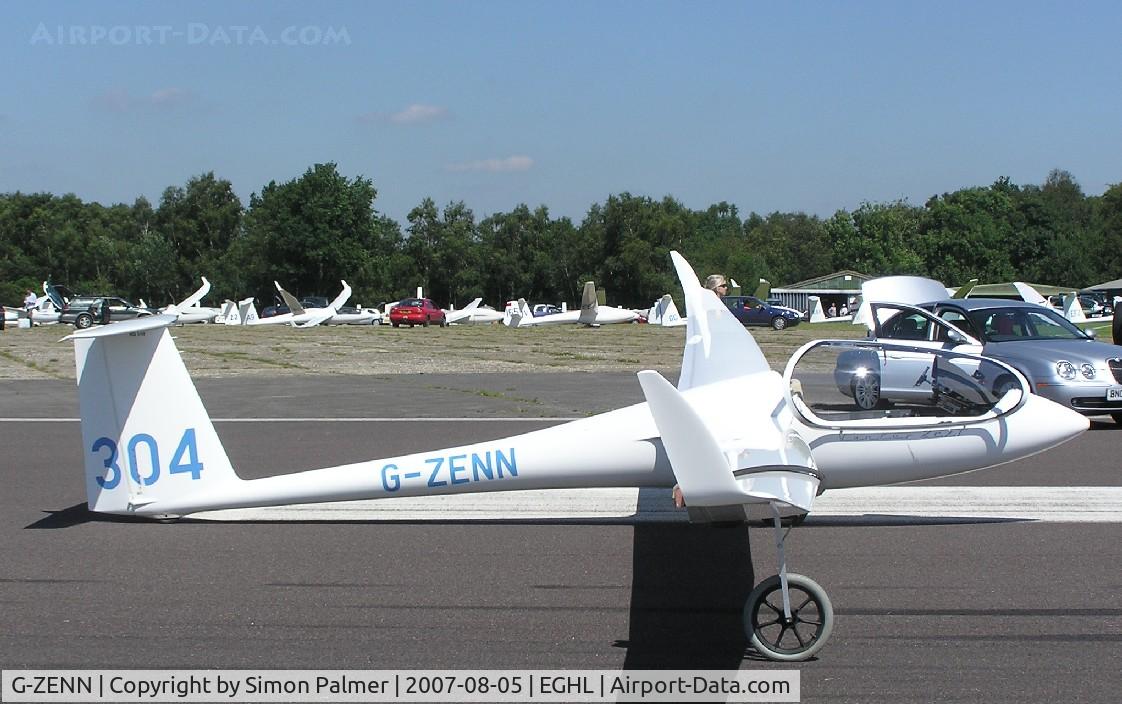 G-ZENN, 2004 Schempp-Hirth Ventus 2cT C/N 136, Ventus 2cT at Lasham