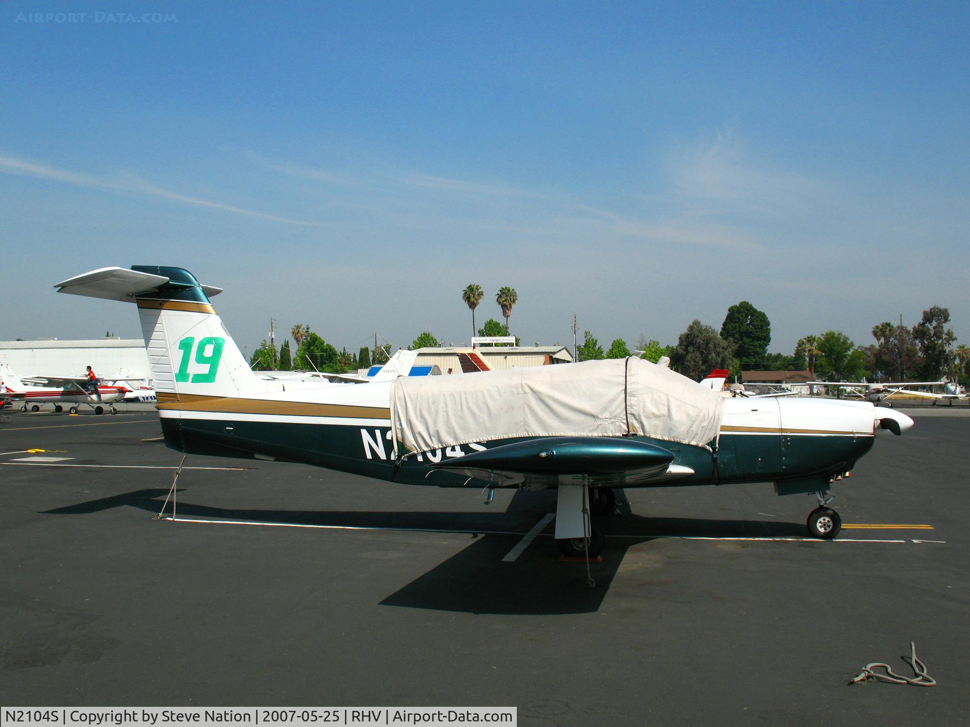 N2104S, Piper PA-32RT-300 C/N 32R-7985087, 1976 Piper PA-32RT-300 with race #19 and cover @ Reid-Hillview Airport, CA