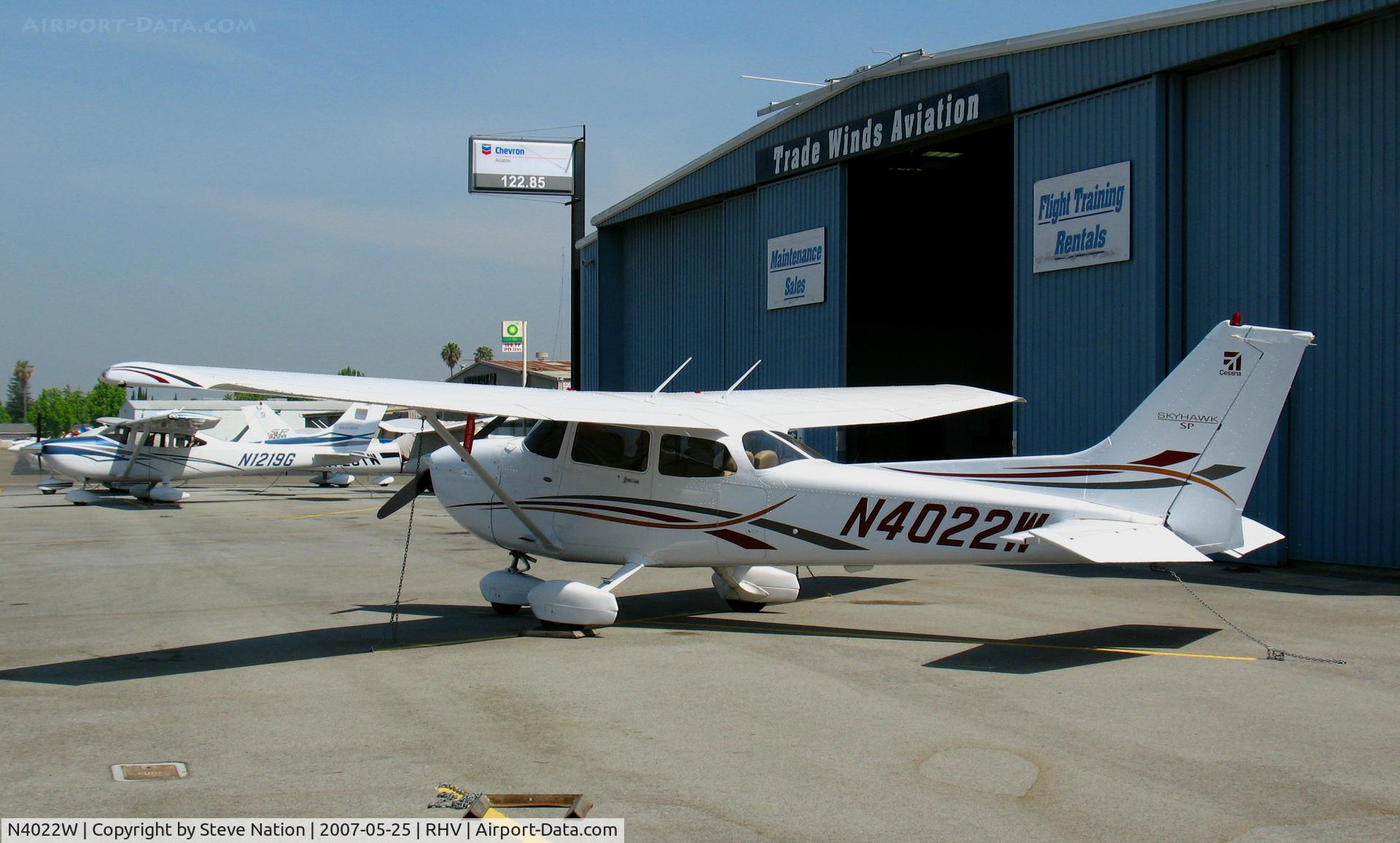 N4022W, 2006 Cessna 172S C/N 172S10131, Sweepback Avn 2006 Cessna 172S @ Reid-Hillview Airport, CA