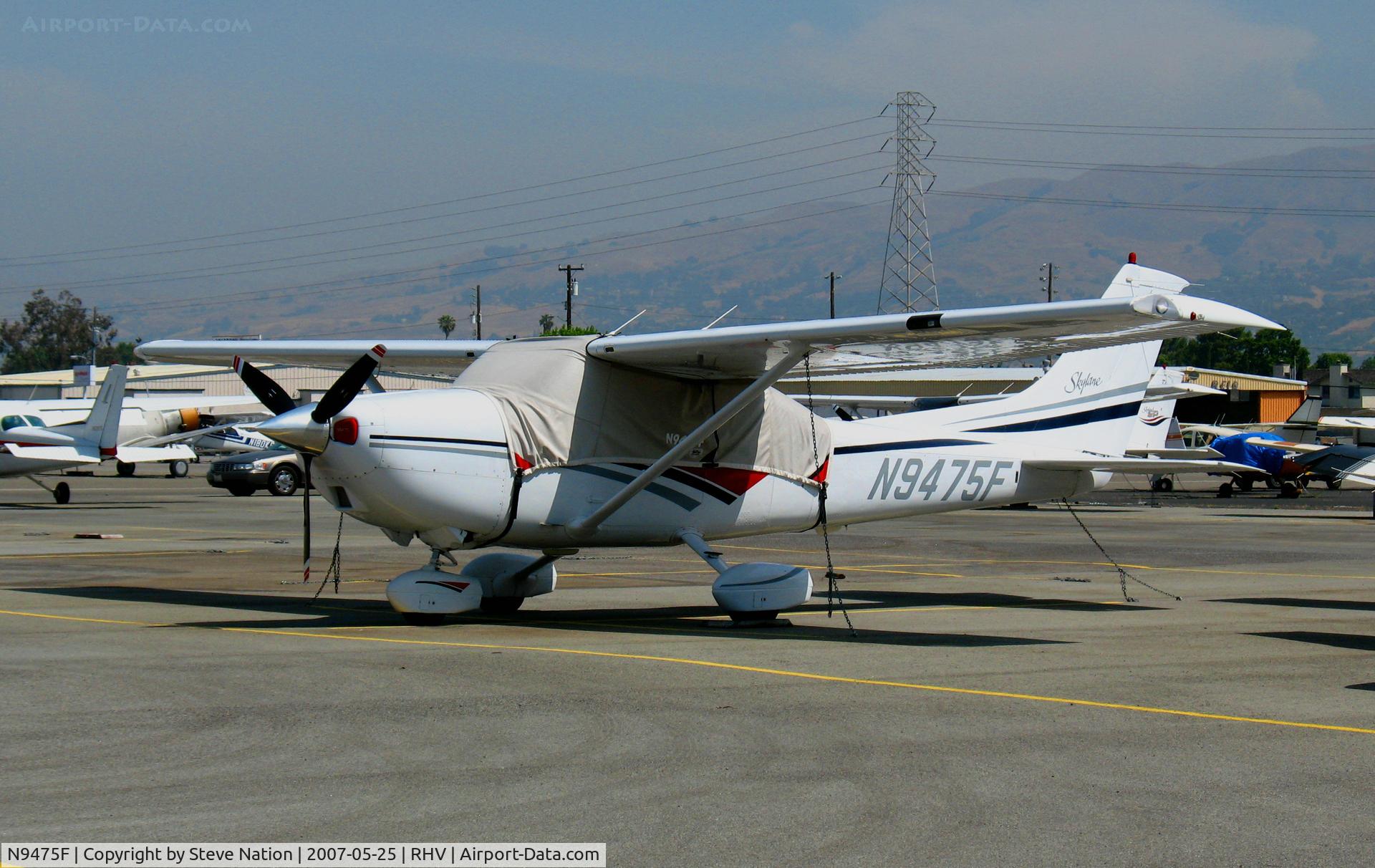 N9475F, 1998 Cessna 182S Skylane C/N 18280153, Airworthy Enterprises 1998 Cessna 182S with cover @ Reid-Hillview Airport, CA