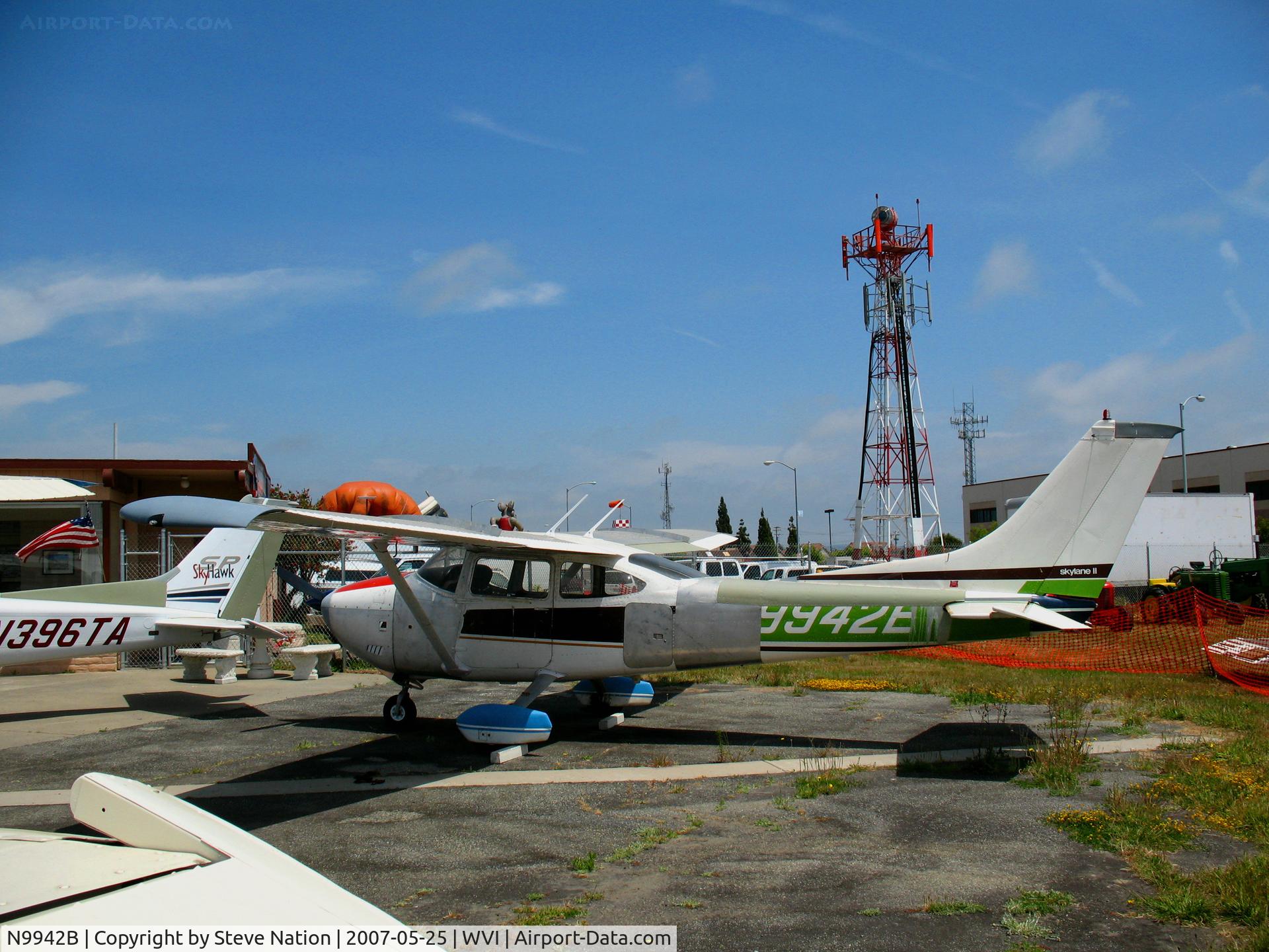 N9942B, 1982 Cessna 172RG Cutlass RG C/N 172RG1089, Mercer Aero (Princeton, NJ) 1982 Cessna 172RG awaiting new paint job @ Watsonville, CA