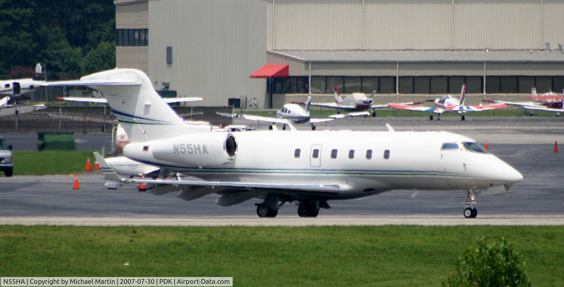 N55HA, 2006 Bombardier Challenger 300 (BD-100-1A10) C/N 20090, Taxing to Runway 20L