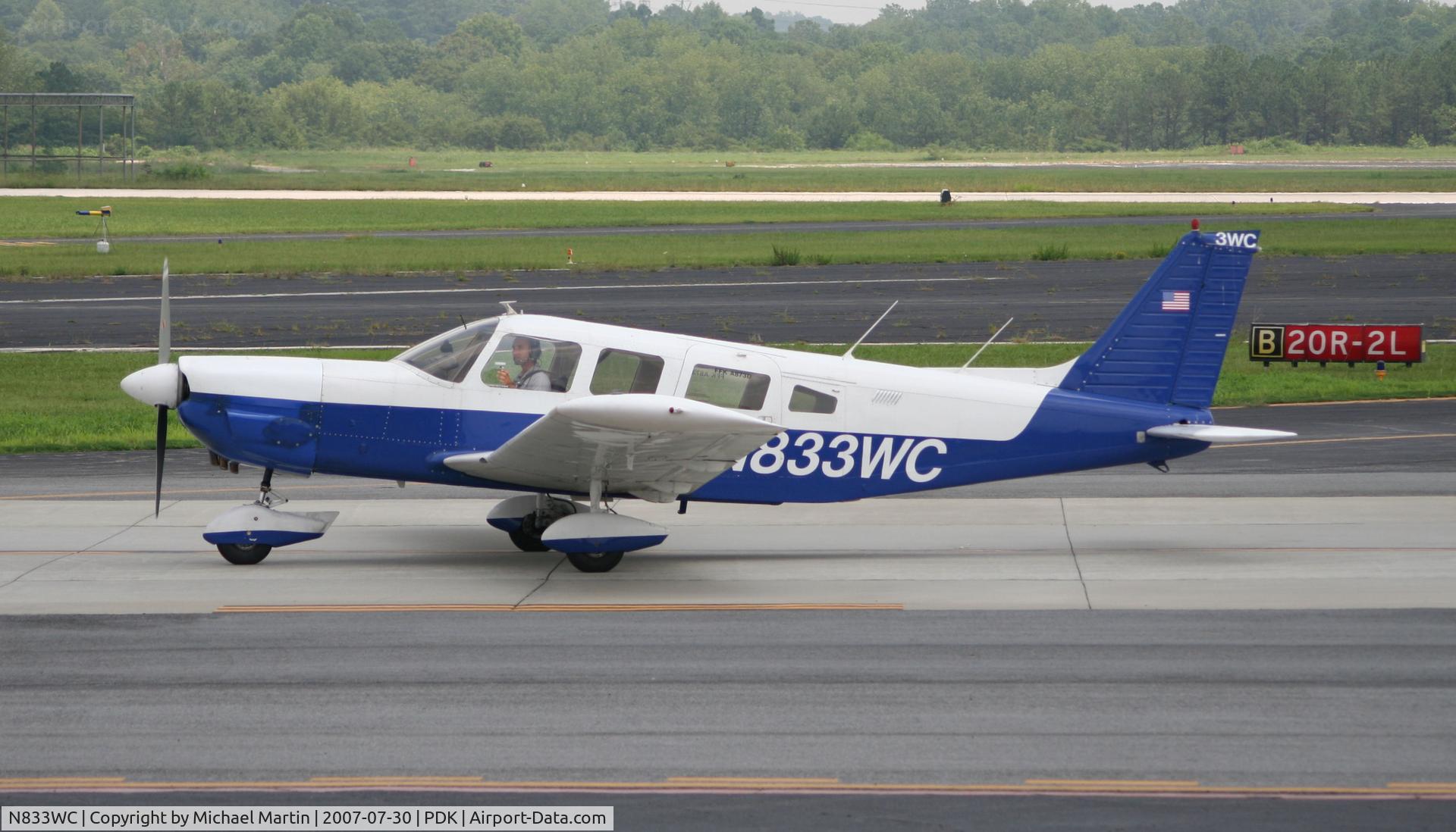 N833WC, 1976 Piper PA-32-300 Cherokee Six Cherokee Six C/N 32-7640059, Taxing to Epps Air Service