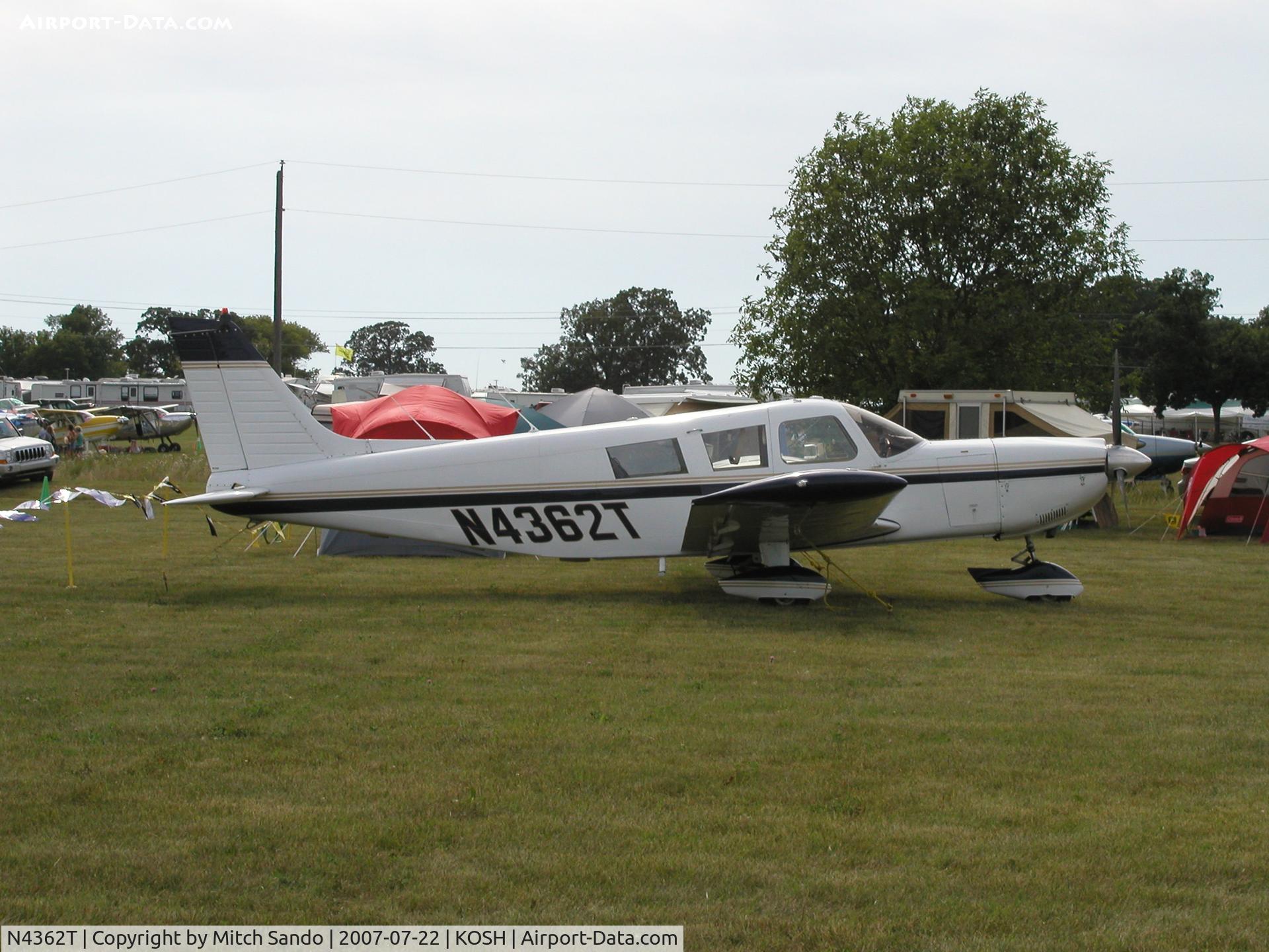 N4362T, 1971 Piper PA-32-300 Cherokee Six C/N 32-7240058, EAA AirVenture 2007.