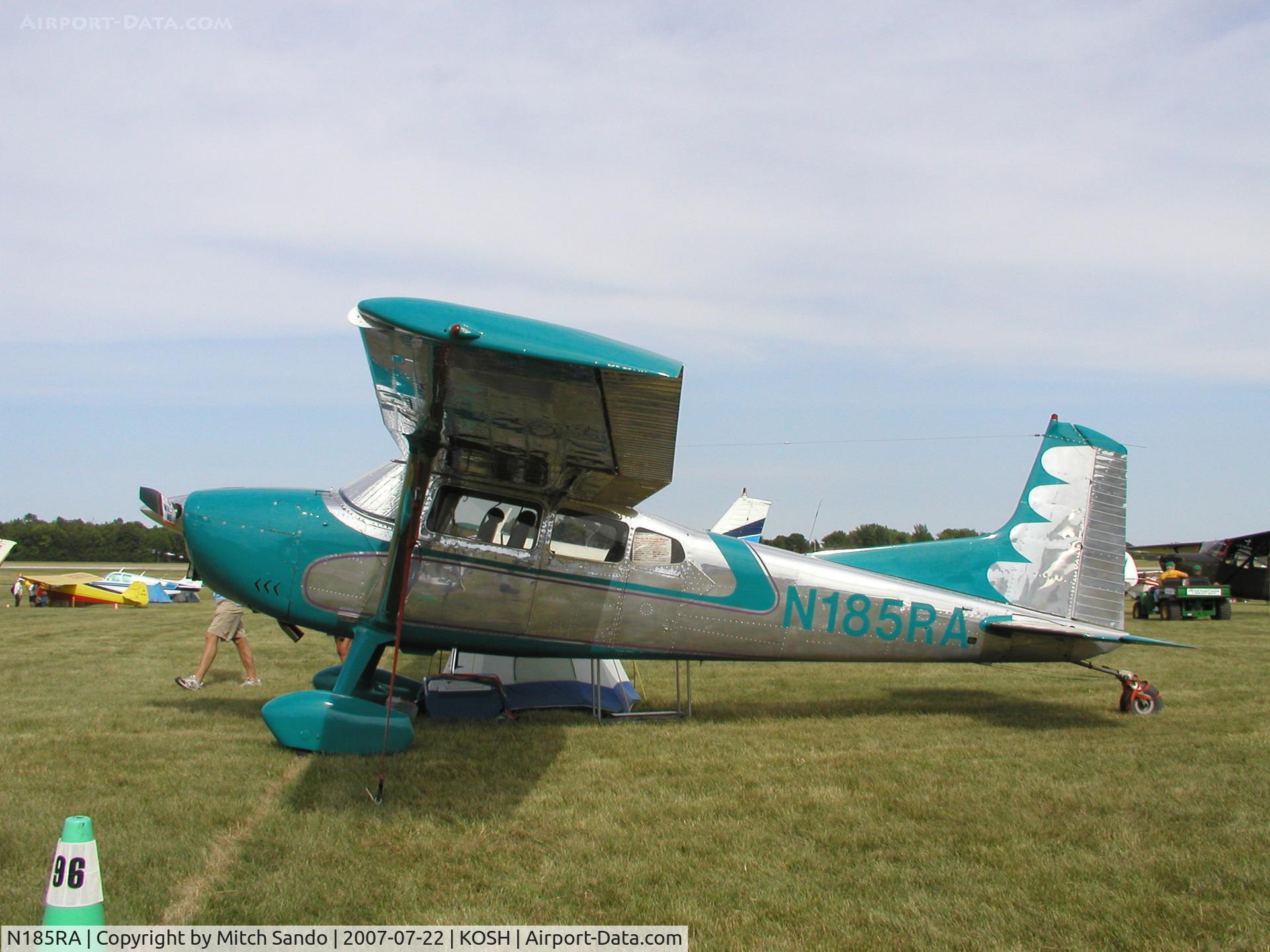 N185RA, Cessna 185 Skywagon C/N 185-1209, EAA AirVenture 2007.