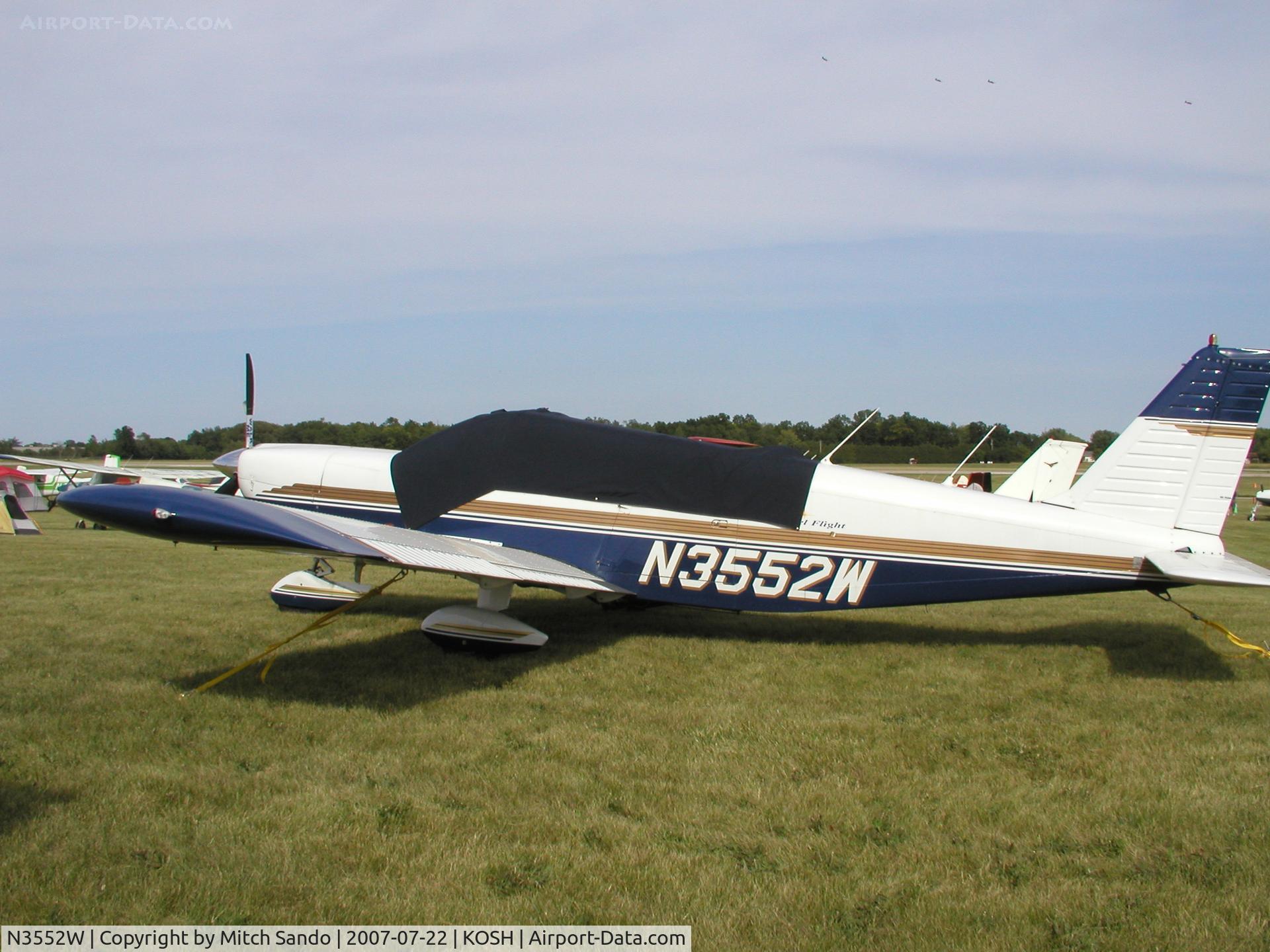 N3552W, 1966 Piper PA-32-260 Cherokee Six C/N 32-439, EAA AirVenture 2007.