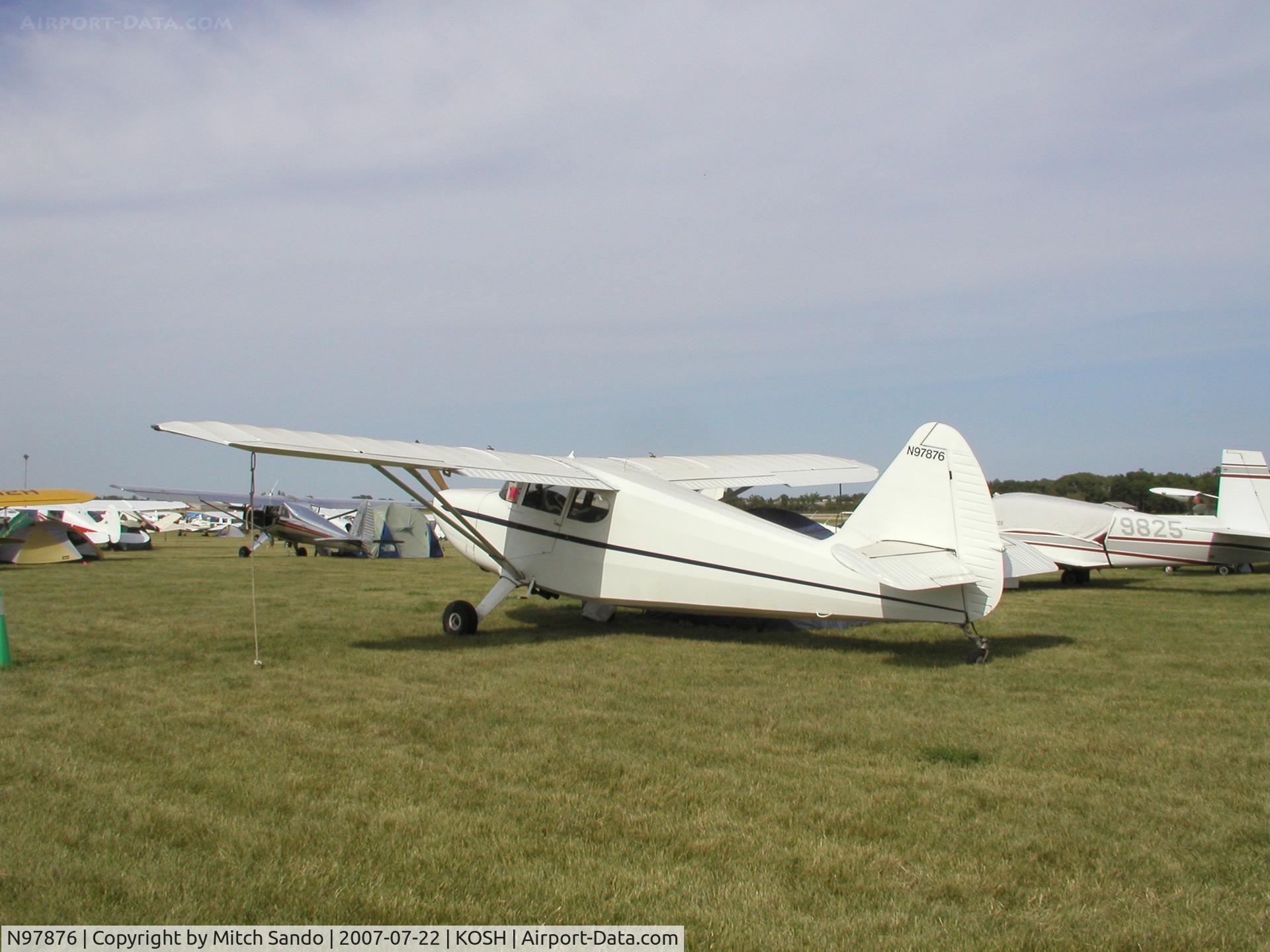 N97876, 1946 Stinson 108-1 Voyager C/N 108-876, Now I have a picture of N97876 and N97875.