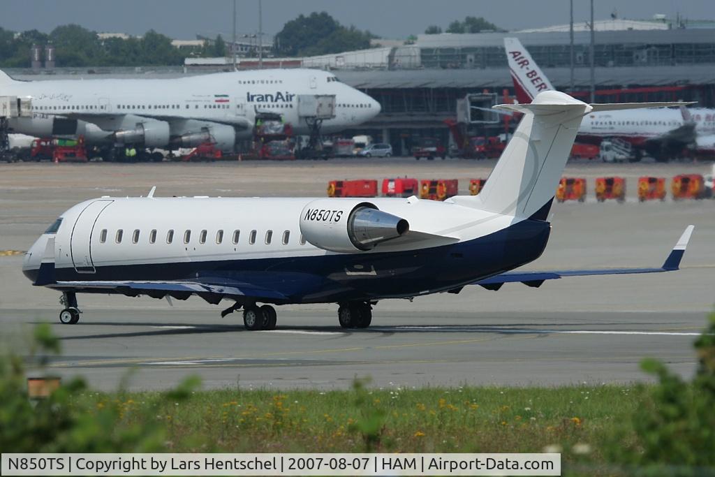 N850TS, 2006 Bombardier Challenger 850 (CL-600-2B19) C/N 8056, about to take off