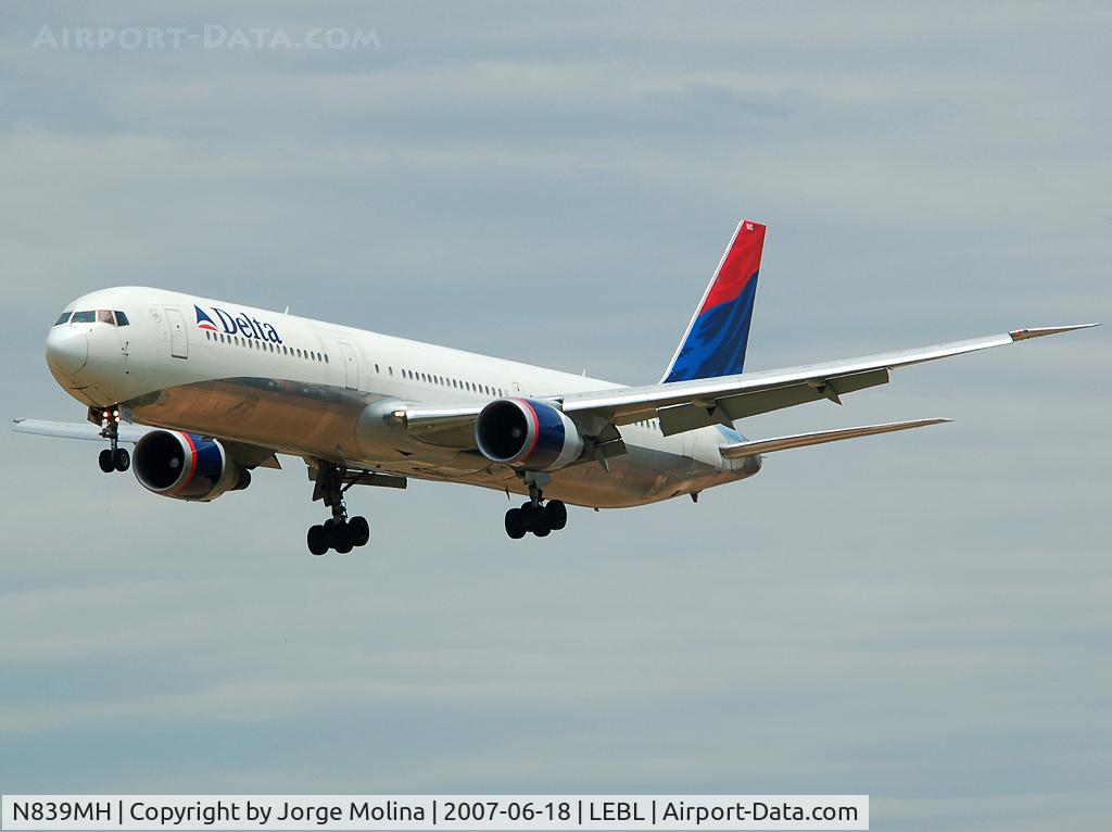 N839MH, 2001 Boeing 767-432/ER C/N 29712, Boeing 764 