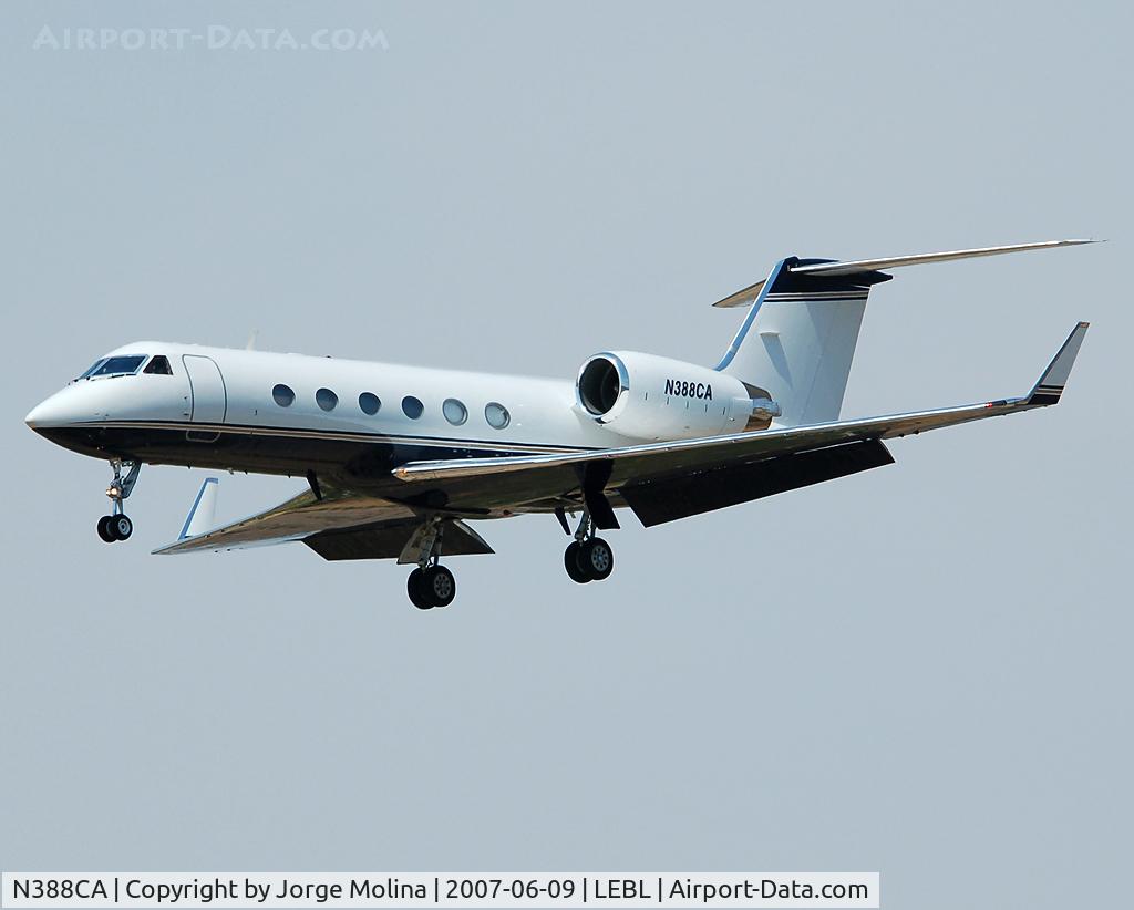 N388CA, 1987 Gulfstream Aerospace G-IV C/N 1034, On final RWY 25R of BCN.