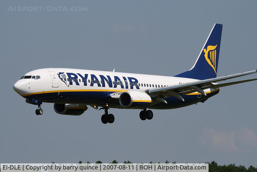 EI-DLE, 2006 Boeing 737-8AS C/N 33587, CLOSE TO TOUCHDOMN ON 26