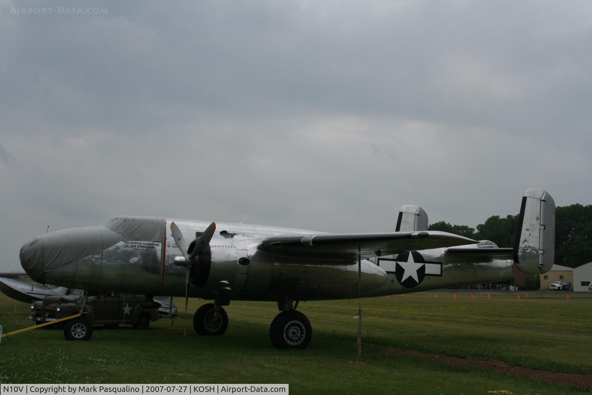 N10V, 1943 North American B-25H Mitchell C/N 98-21433, North American B-25H
