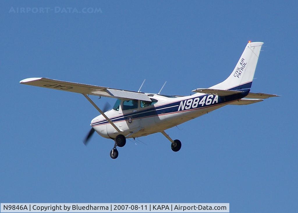 N9846A, 1984 Cessna 182R Skylane C/N 18268415, Landing 17L