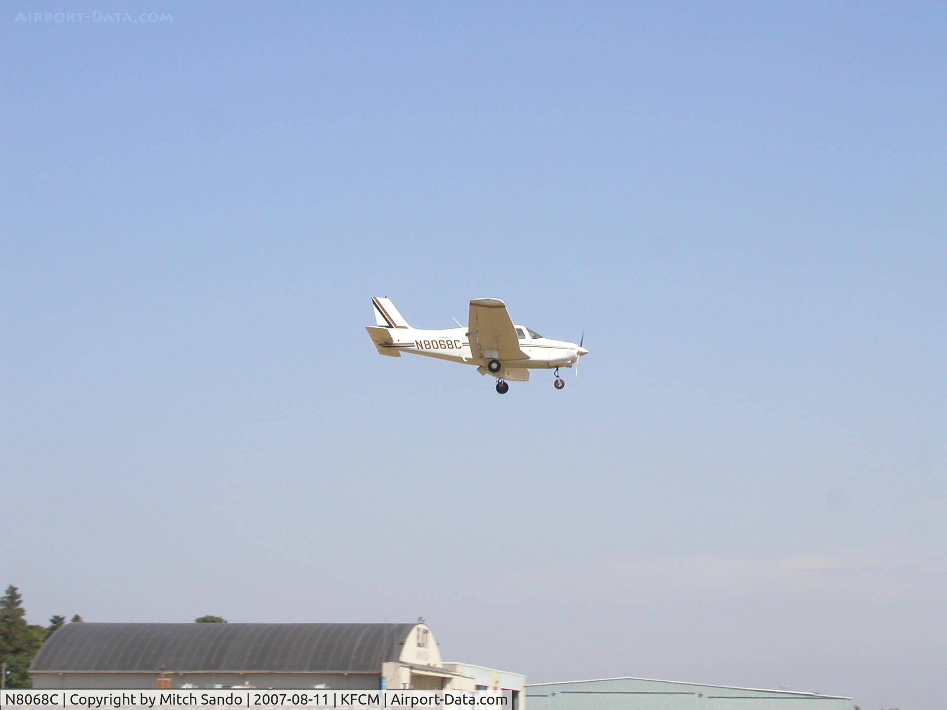 N8068C, 1981 Piper PA-28-161 C/N 28-8216099, Landing Runway 18.