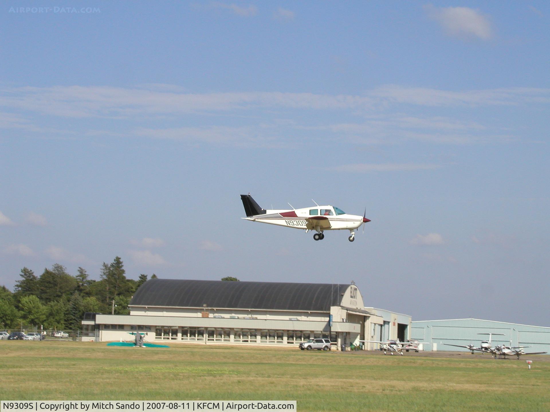 N9309S, 1975 Beech B19 Sport 150 C/N MB-766, Landing Runway 18.