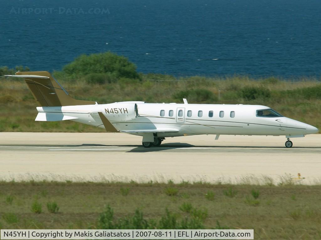 N45YH, 2007 Learjet 45 C/N 45-336, accelerating on RWY32
