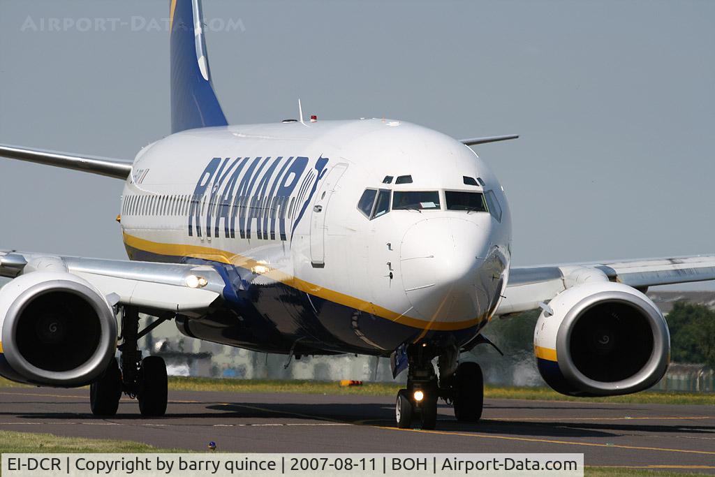 EI-DCR, 2004 Boeing 737-8AS C/N 33811, RYANAIR 73 CLOSE UP