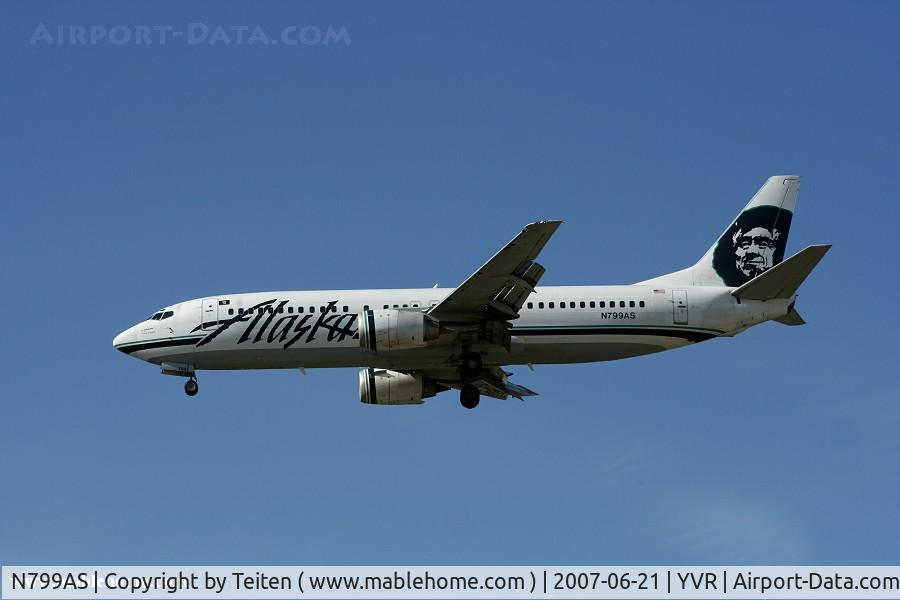 N799AS, 1998 Boeing 737-490 C/N 29270, N799AS from Air Alaska landing at Vancouver