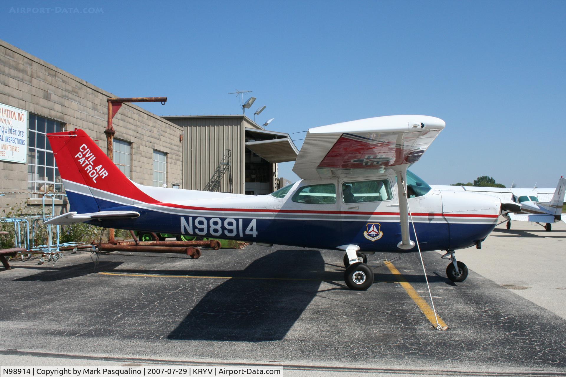 N98914, 1985 Cessna 172P C/N 17276379, Cessna 172