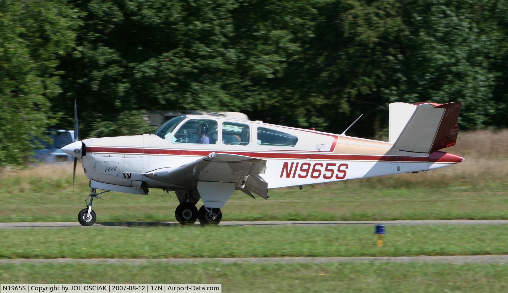 N1965S, 1964 Beech S35 Bonanza C/N D-7653, Landing at Cross Keys