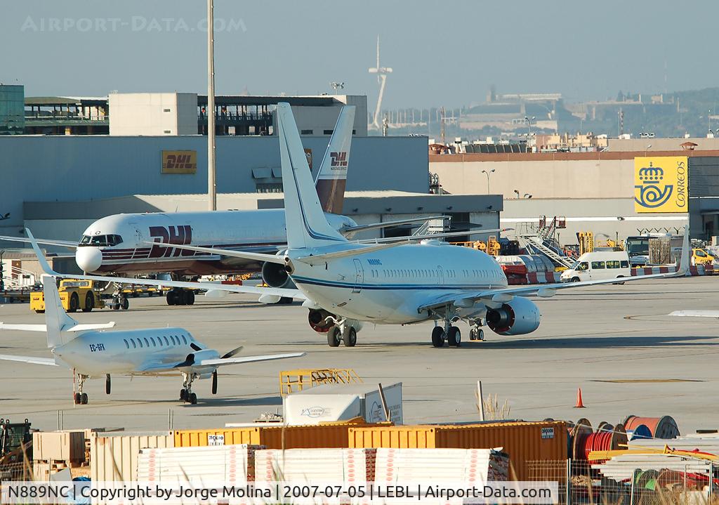 N889NC, 1999 Boeing 737-7AV C/N 30070, Parked in the platform cargo of LEBL.