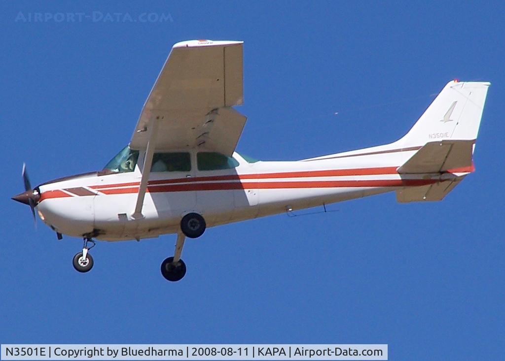 N3501E, 1978 Cessna 172N C/N 17271571, Touch and Go on 17L
