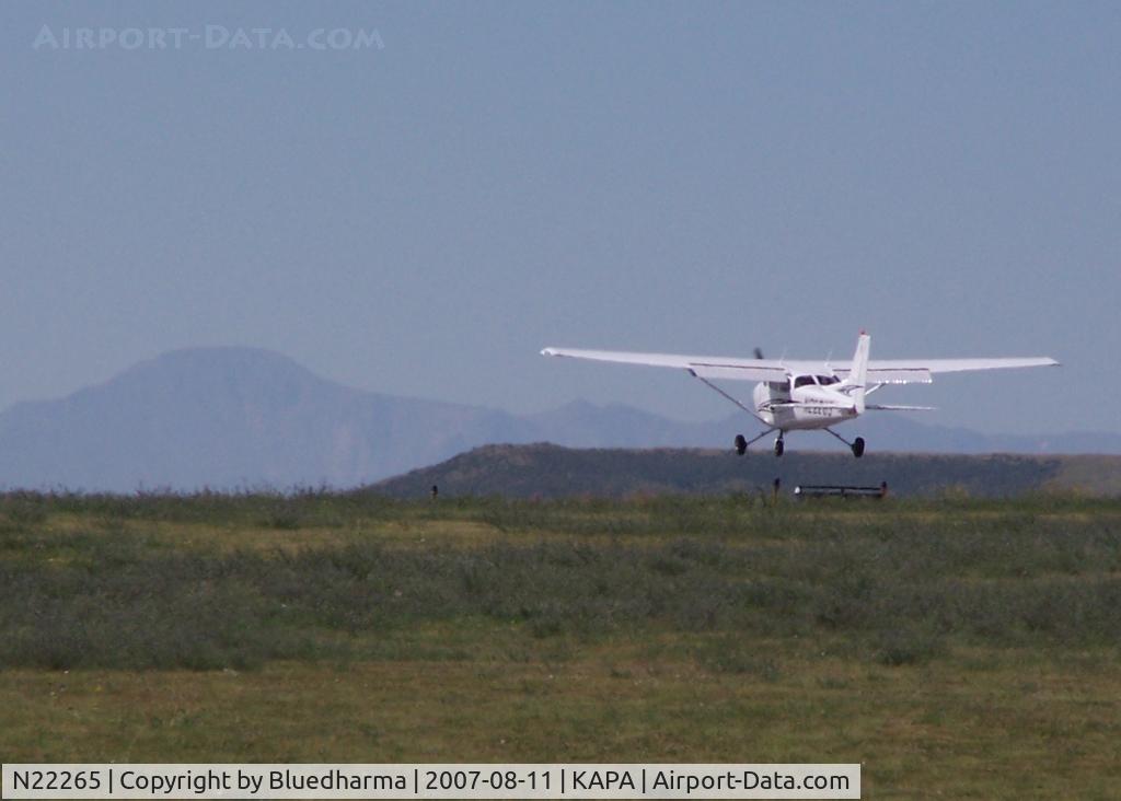 N22265, 2005 Cessna 172S C/N 172S10026, Landing 17L (Pikes Peak in the distance)