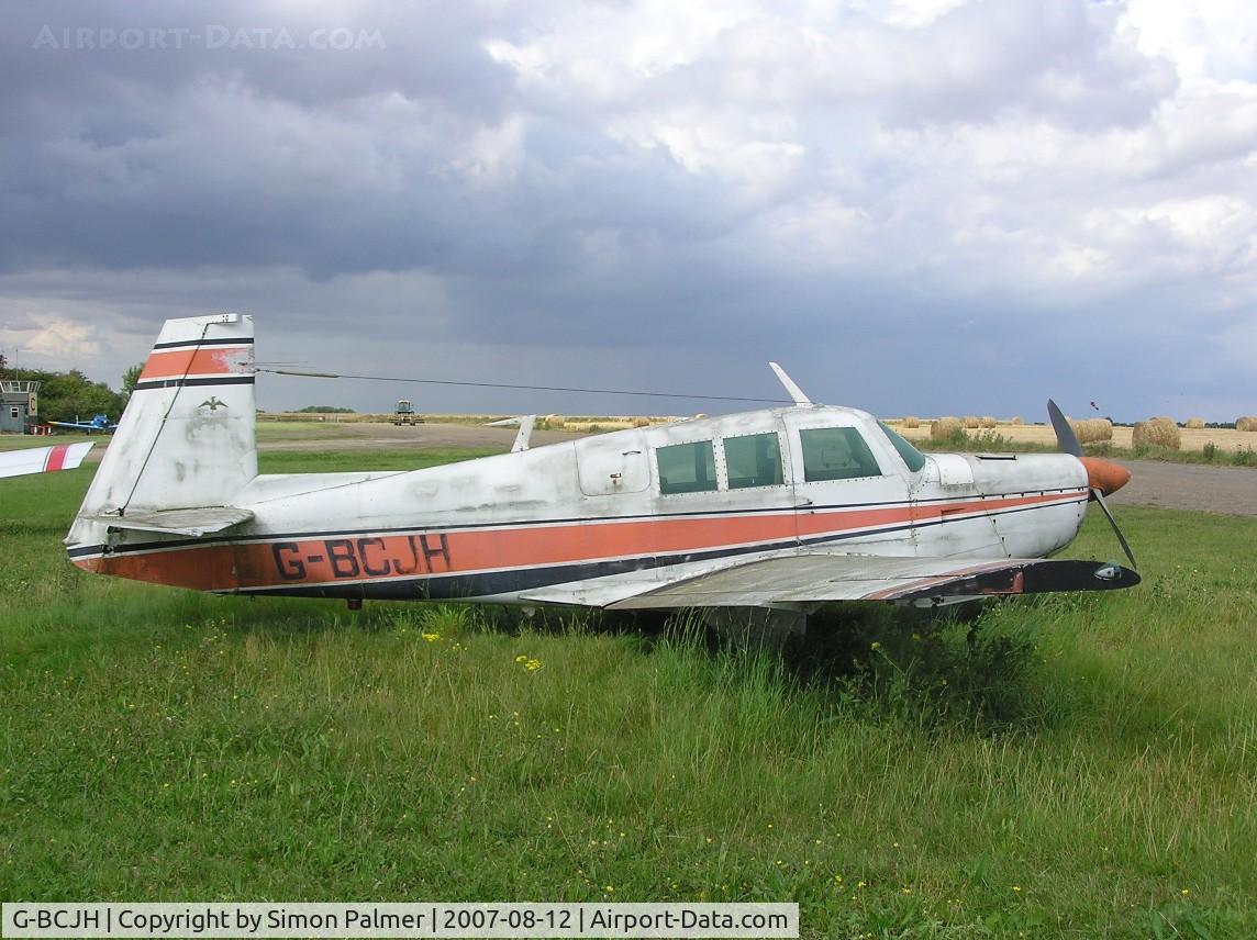 G-BCJH, 1966 Mooney M20F Executive C/N 670126, Stored Mooney M20F at Bourn airfield