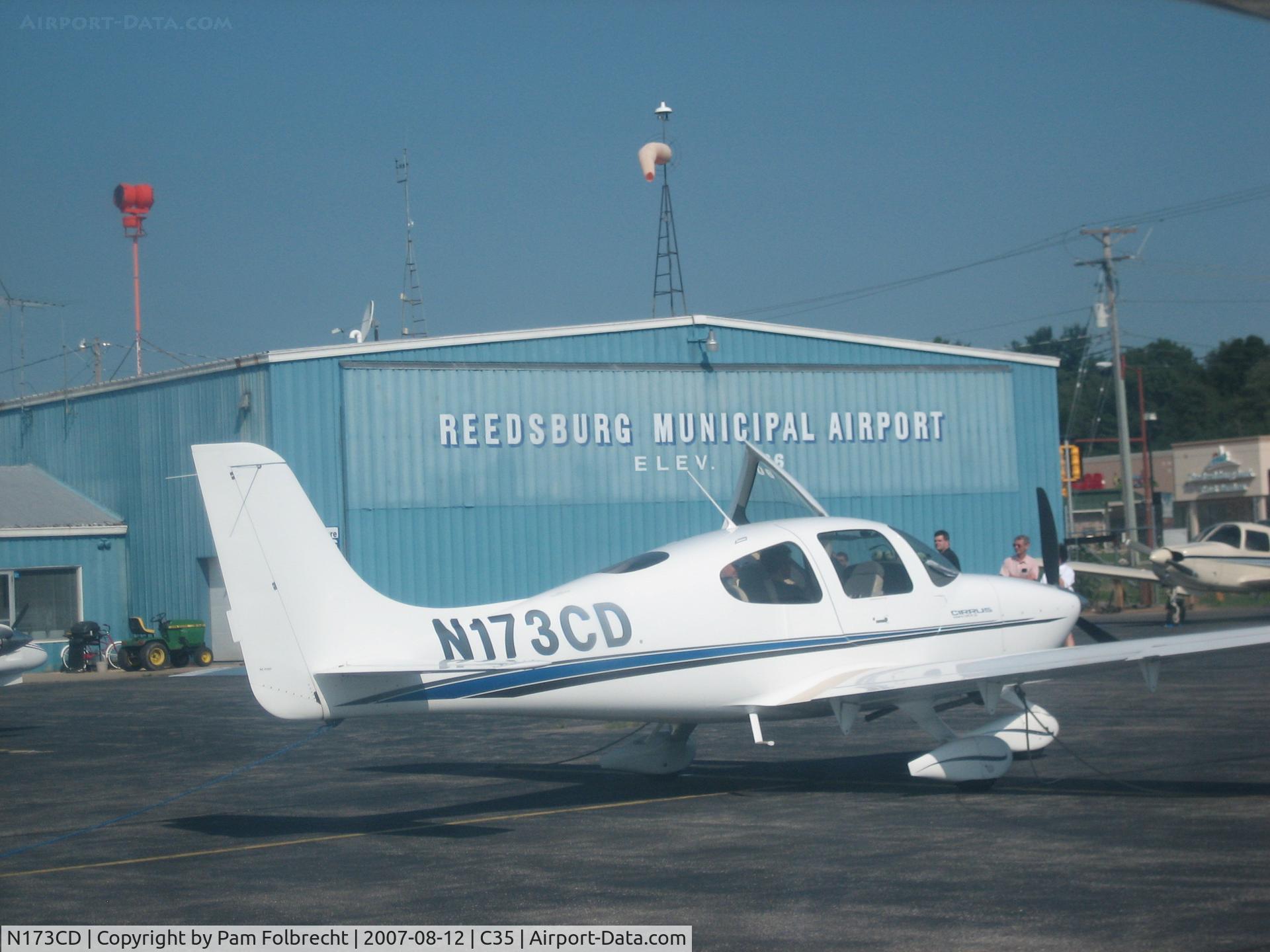 N173CD, 2000 Cirrus SR20 C/N 1051, N173CD @ Reedsburg, WI