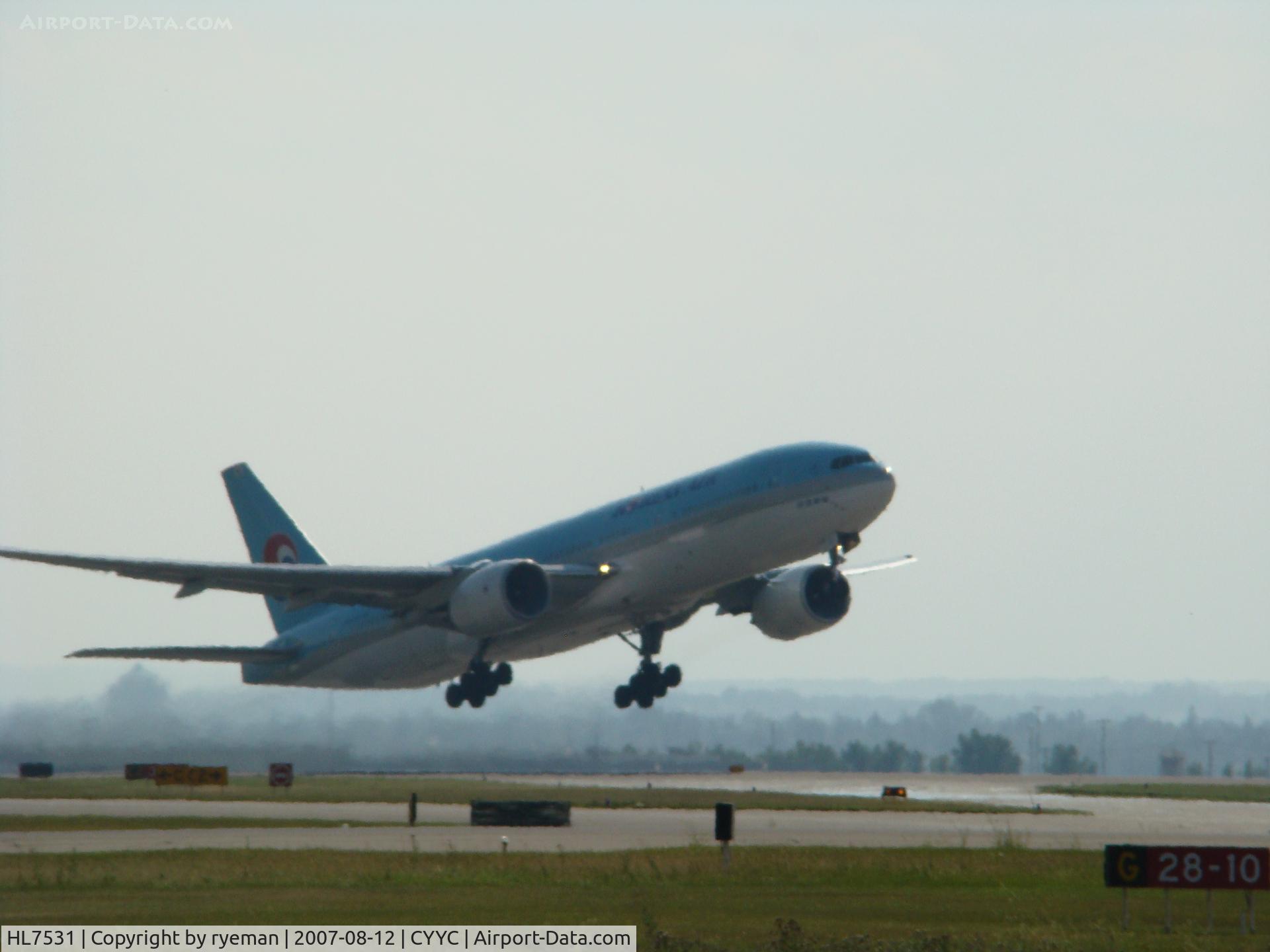 HL7531, 1997 Boeing 777-2B5/ER C/N 27946, Taking off on 34
