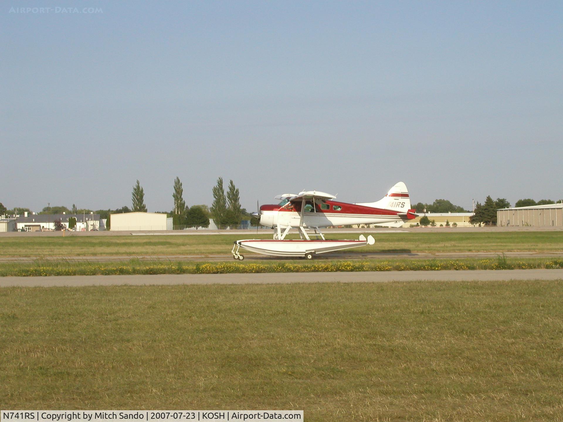 N741RS, 1957 De Havilland Canada DHC-2 Beaver Mk.I C/N 1115, EAA AirVenture 2007.