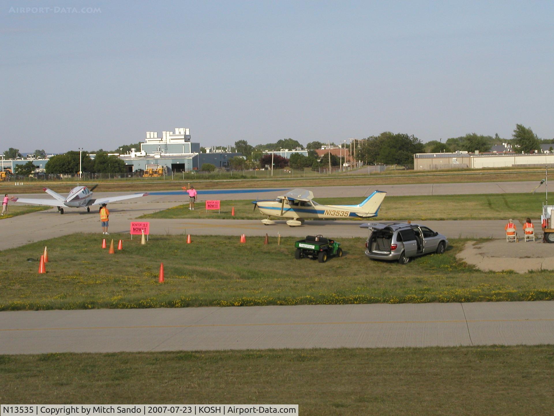 N13535, 1973 Cessna 172M C/N 17262830, EAA AirVenture 2007.