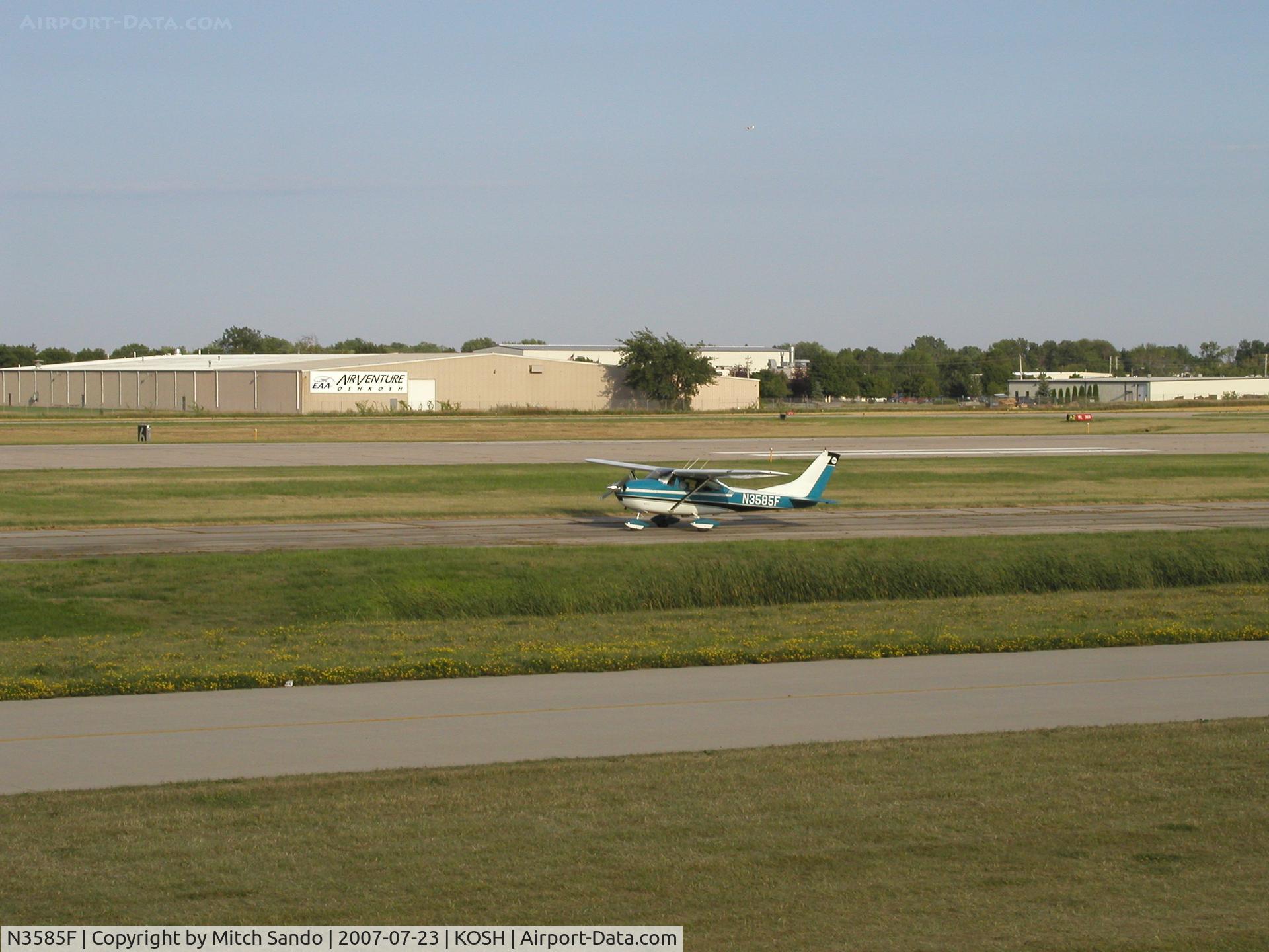 N3585F, 1966 Cessna 182J Skylane C/N 18257585, EAA AirVenture 2007.
