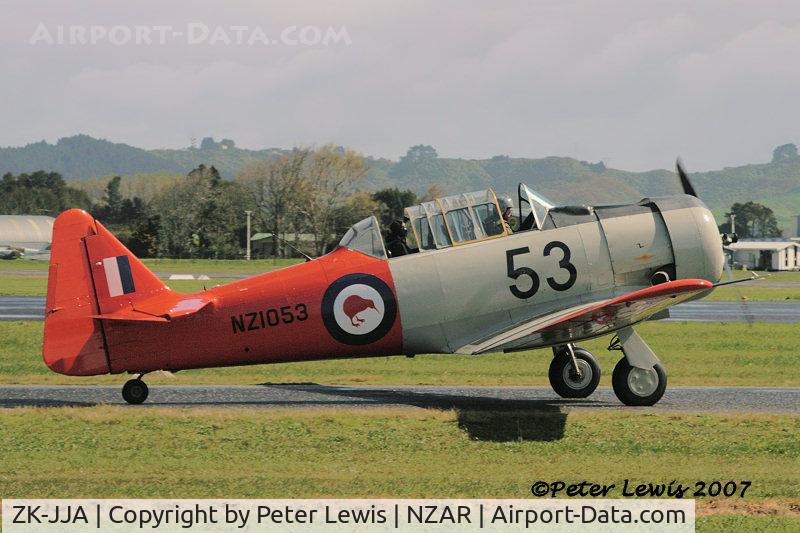 ZK-JJA, 1941 North American AT-6C Harvard IIA C/N 88-13910, This Harvard flys in its RNZAF military colours