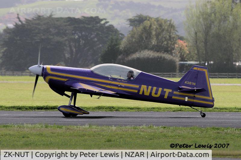 ZK-NUT, Giles G-202 C/N G202028, state-of-the-art aerobatic mount