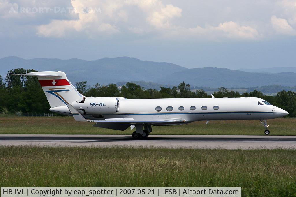 HB-IVL, Gulfstream Aerospace 5 C/N 513, landing on runway 16