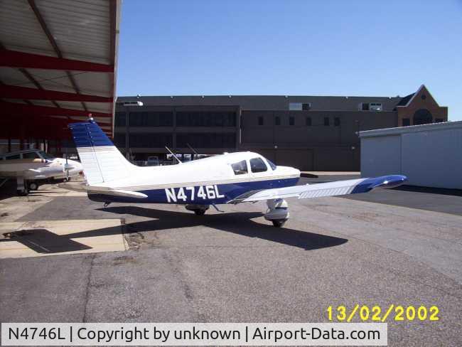 N4746L, 1967 Piper PA-28-180 Cherokee C/N 28-4074, Sitting at KADS