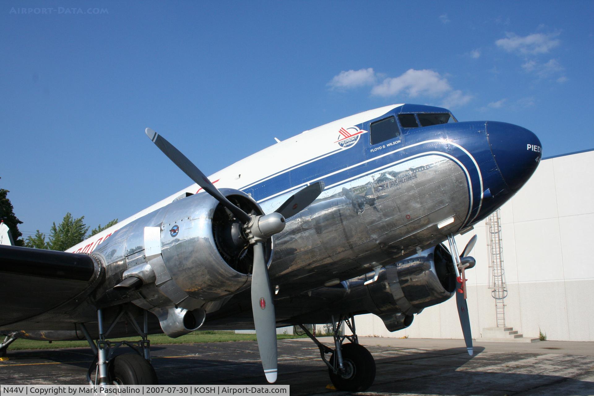 N44V, 1942 Douglas DC-3 C/N 4545, Douglas DC-3