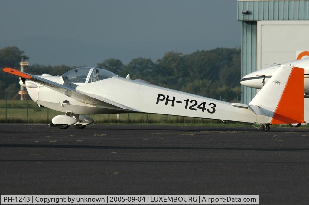 PH-1243, Scheibe SF-25C Falke C/N 44285, This aircraft its home base is De Peel in the Netherlands